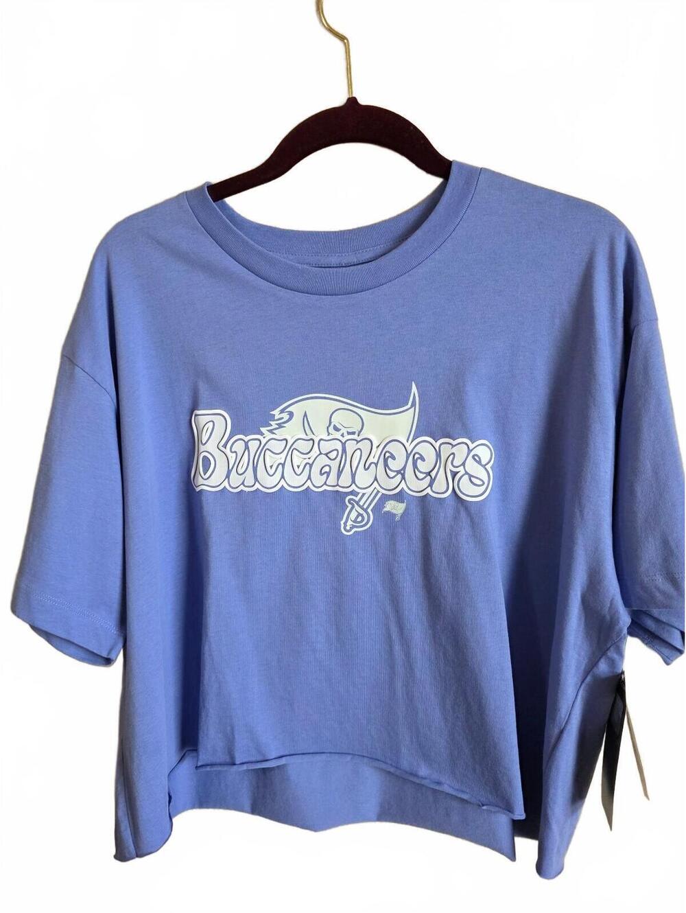NFL Team Apparel Buccaneers Light Purple Women's Boxy Cropped T-Shirt Size Large